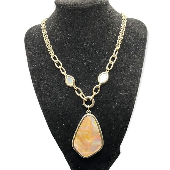 Silver tone mother of pearl drop necklace with small accent pieces adjustable - Picture 2 of 8